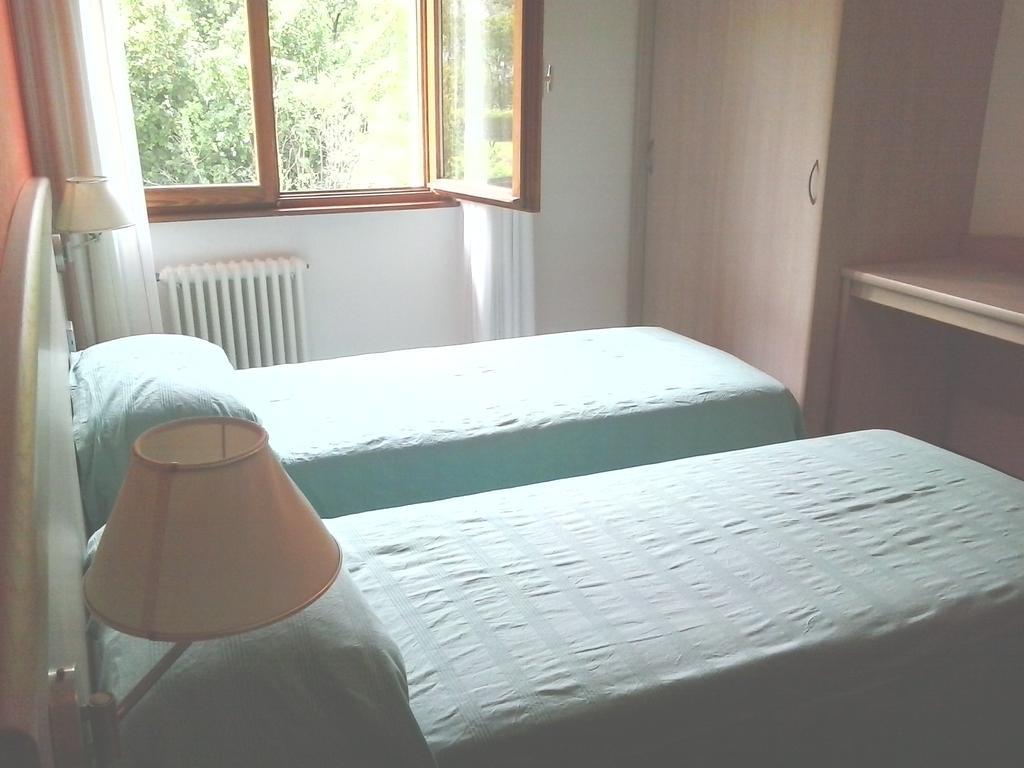 Hotel Pizzeria Mezzolago Pergine Valsugana Szoba fotó