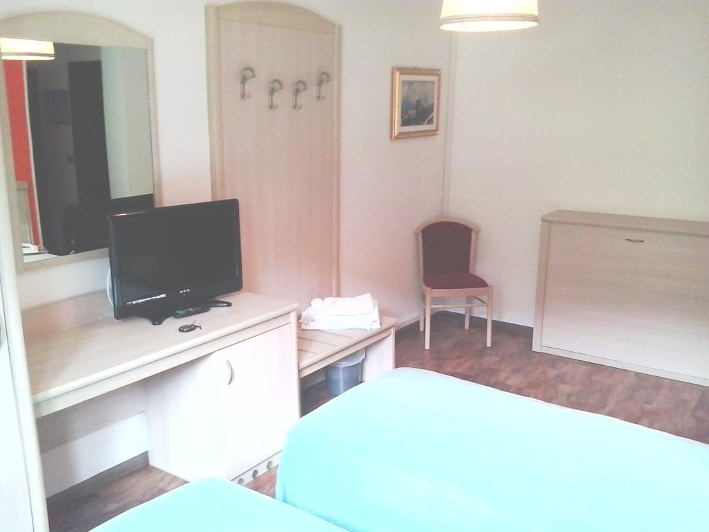 Hotel Pizzeria Mezzolago Pergine Valsugana Szoba fotó
